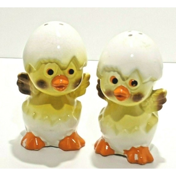 Vtg Spring Chicks Salt Pepper Shakers Made in Japan - Picture 1 of 5